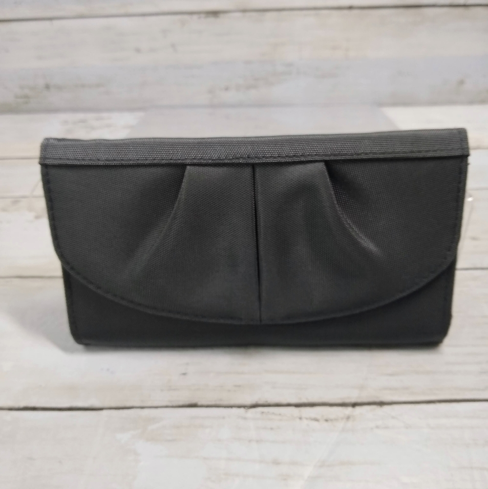 Travelon RFID Gray Magenta Snap MultiPocket Clutch Wallet (7.5"l x 4.5"w)